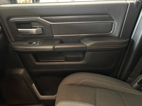 Certified 2025 RAM 2500 Big Horn AWD/4WD image 17