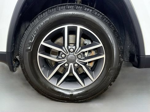 Used 2020 Jeep Grand Cherokee Limited AWD/4WD image 39