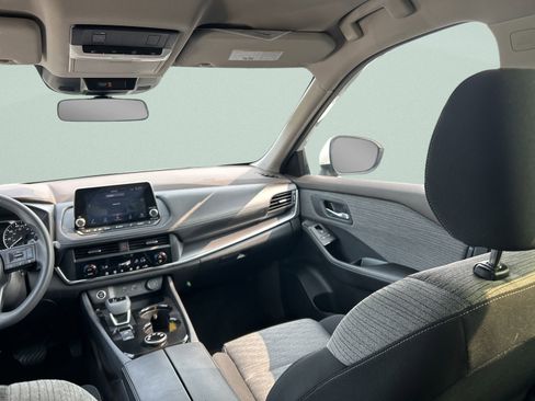 Used 2023 Nissan Rogue SV image 17