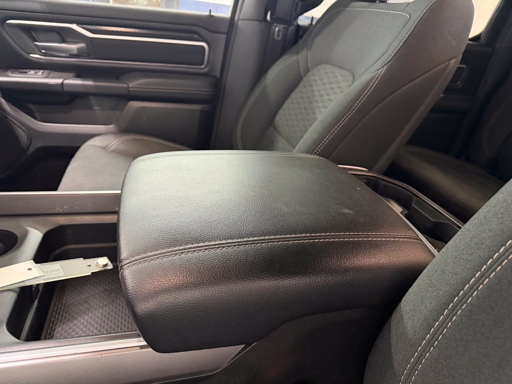 Used 2025 RAM 1500 Big Horn AWD/4WD image 29