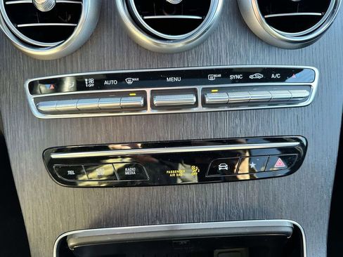 Used 2020 Mercedes-Benz GLC 300 4MATIC w/ Parking Assistance Package image 24