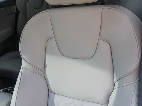 Certified 2025 Volvo XC90 B5 Core w/ Climate Package image 28