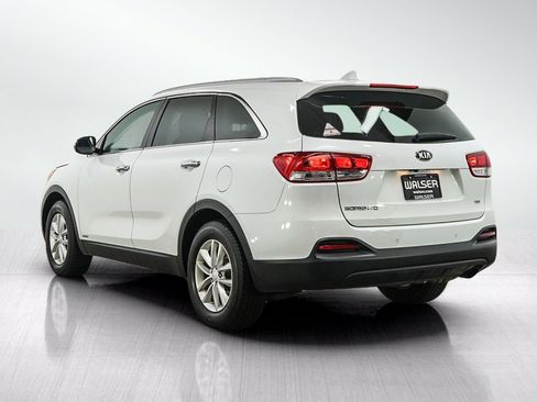 Used 2017 Kia Sorento AWD w/ LX Convenience Package image 3