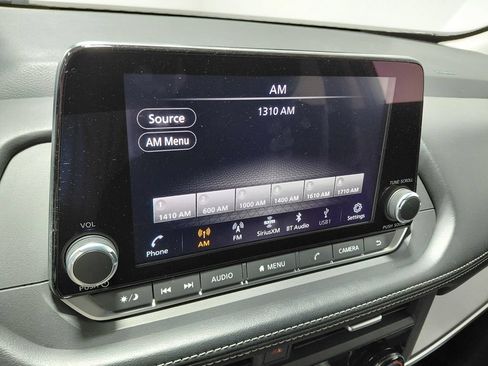 Used 2024 Nissan Rogue SV FWD image 31