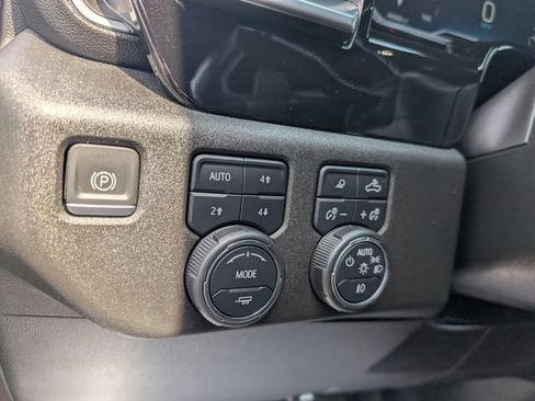 Used 2022 Chevrolet Silverado 1500 High Country w/ Z71 Off-Road Package AWD/4WD image 17