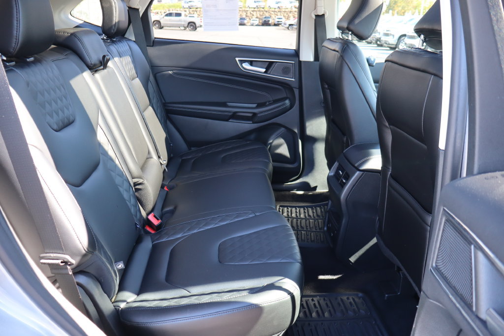 Used 2023 Ford Edge Titanium AWD/4WD image 25