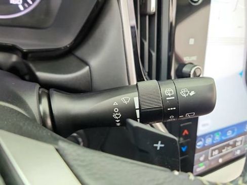 Used 2025 Subaru Outback Premium image 42