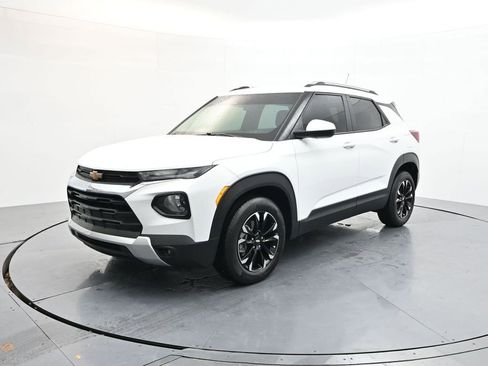 Used 2023 Chevrolet TrailBlazer LT w/ Convenience Package image 3