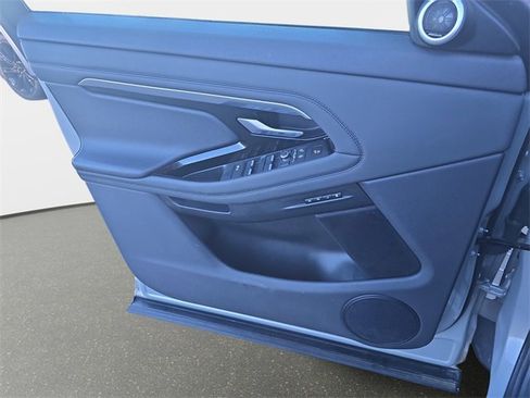 Used 2020 Land Rover Range Rover Evoque SE image 29