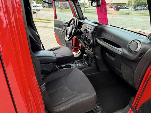 Used 2013 Jeep Wrangler Unlimited Sport AWD/4WD image 6