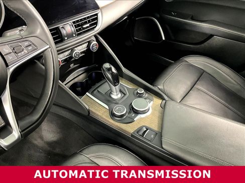 Used 2019 Alfa Romeo Giulia Ti w/ Nero Edizione RWD image 18