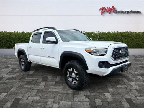 Used 2019 Toyota Tacoma TRD Off-Road AWD/4WD image 6
