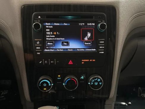 Used 2014 Chevrolet Traverse LT w/ LPO, 'HIT The Road' Package FWD image 14