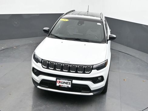 Used 2025 Jeep Compass Limited AWD/4WD image 40