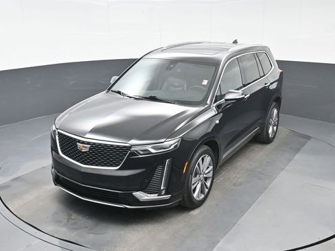 Used 2020 Cadillac XT6 Premium Luxury FWD image 16