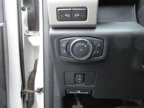 Used 2020 Ford F250 Lariat w/ Chrome Package AWD/4WD image 29