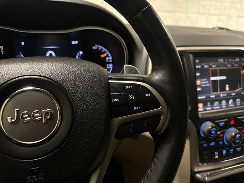 Used 2017 Jeep Grand Cherokee Limited w/ Trailer Tow Group IV image 27