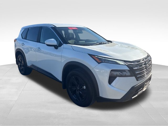 Certified 2026 Nissan Rogue SV AWD/4WD image 8