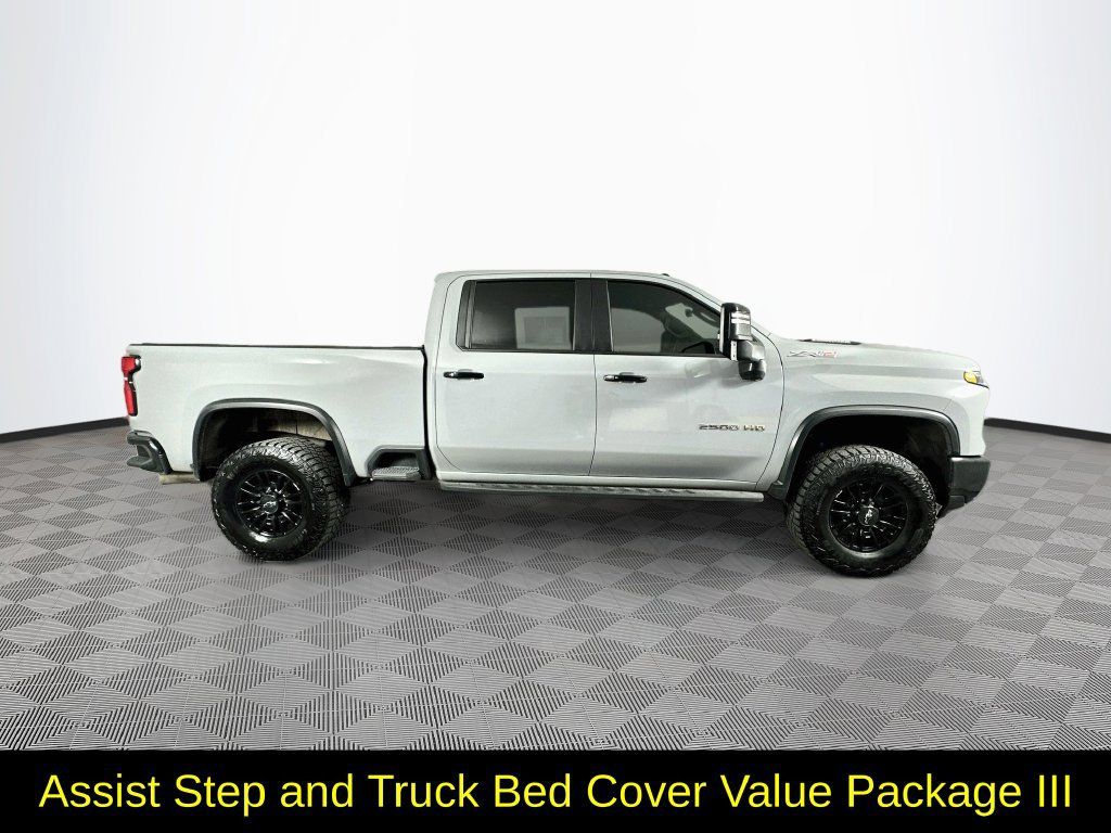 Used 2025 Chevrolet Silverado 2500 ZR2 AWD/4WD image 11