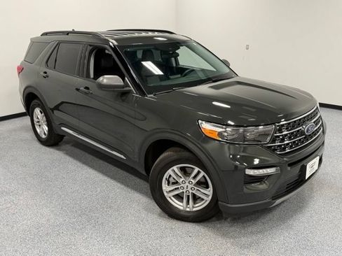 Used 2023 Ford Explorer XLT w/ Equipment Group 202A AWD/4WD image 35