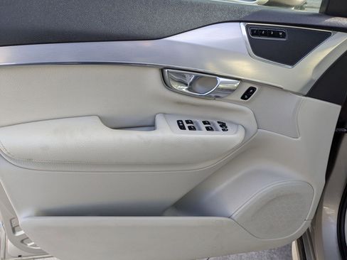 Used 2016 Volvo XC90 T5 Momentum image 13