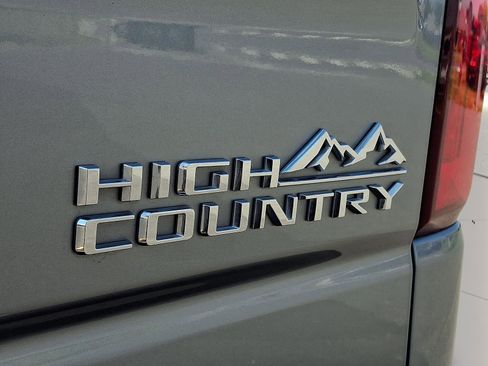 Used 2024 Chevrolet Silverado 1500 High Country w/ Technology Package AWD/4WD image 51