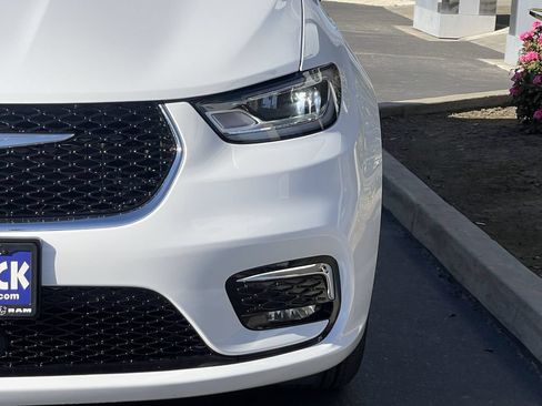 New 2026 Chrysler Pacifica Select FWD image 5