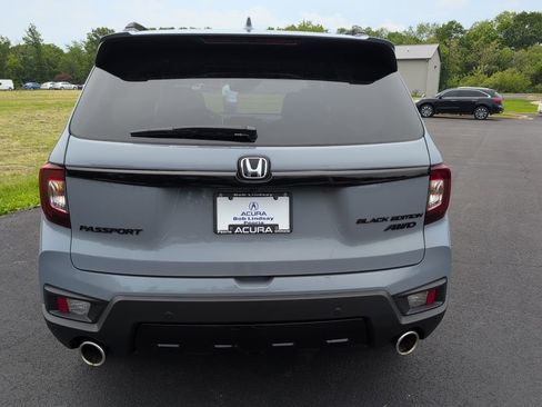 Used 2024 Honda Passport Black Edition image 4