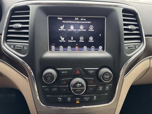 Used 2018 Jeep Grand Cherokee Limited image 18