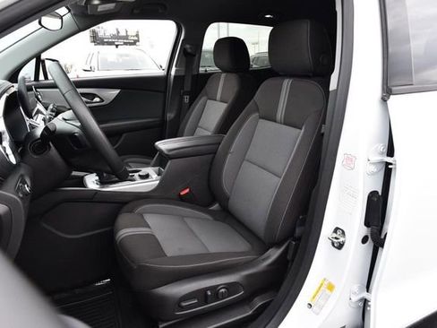 Used 2025 Chevrolet Blazer LT image 18