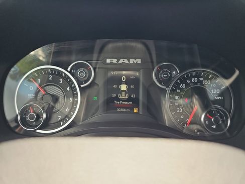 Used 2023 RAM 1500 Big Horn AWD/4WD image 23