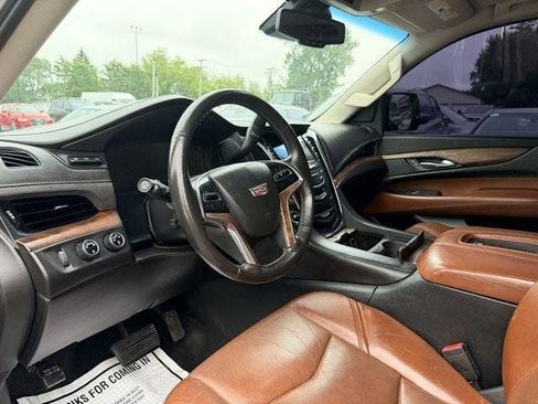 Used 2015 Cadillac Escalade ESV Luxury AWD/4WD image 11