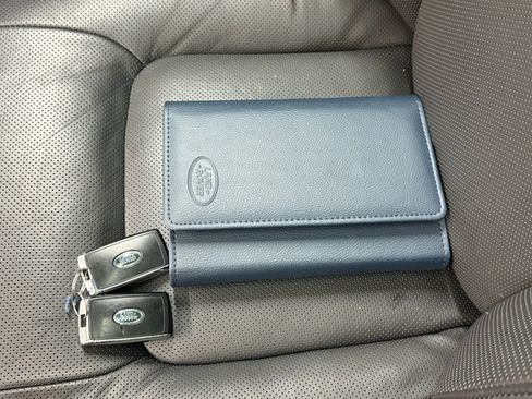 Used 2018 Land Rover Range Rover HSE image 3