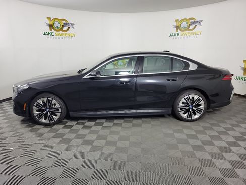Certified 2024 BMW i5 eDrive40i w/ M Sport Package RWD image 2