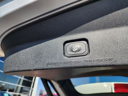 Used 2016 Ford Explorer XLT w/ Equipment Group 202A image 21