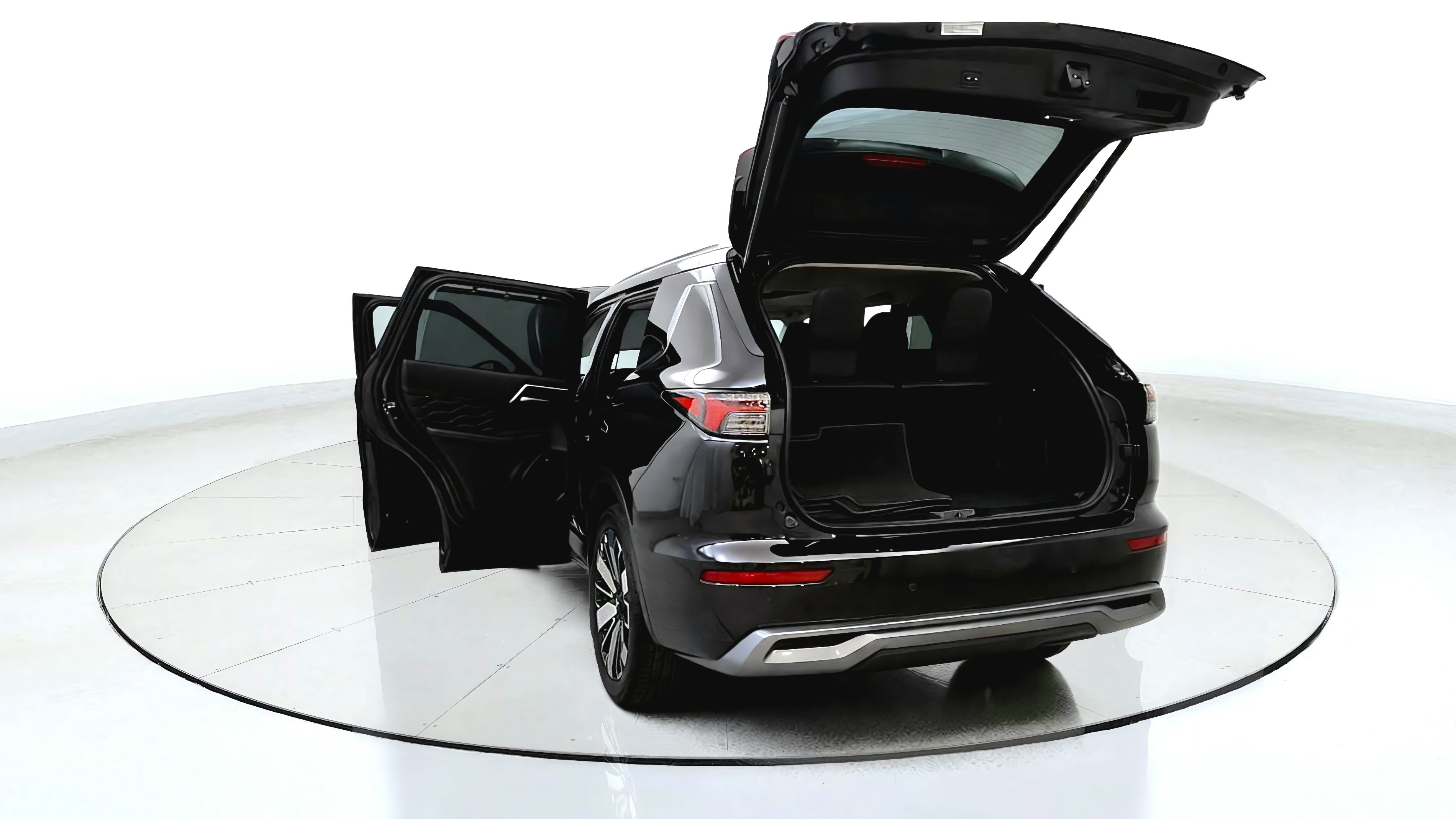 Used 2025 Mitsubishi Outlander AWD image 13