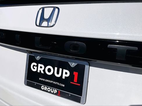 Used 2025 Honda Pilot EX-L image 9