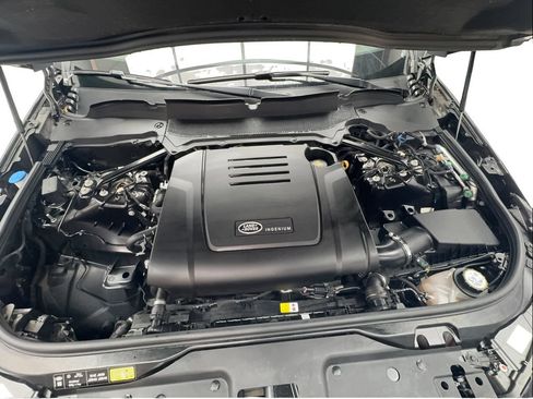Used 2025 Land Rover Discovery S AWD/4WD image 41
