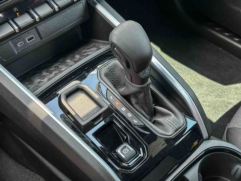 Used 2025 Chevrolet Colorado W/T RWD image 33
