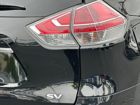 Used 2015 Nissan Rogue SV FWD image 36