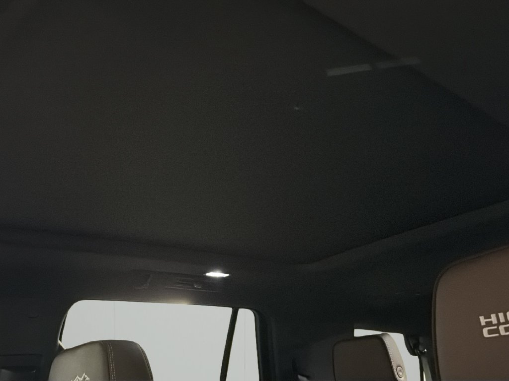 New 2026 Chevrolet Tahoe High Country AWD/4WD image 17
