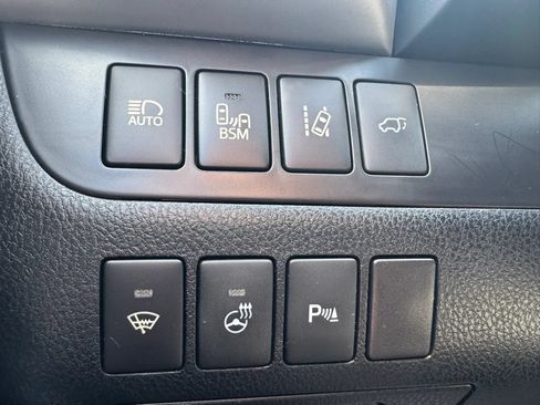 Used 2016 Toyota Highlander Limited Platinum AWD/4WD image 23