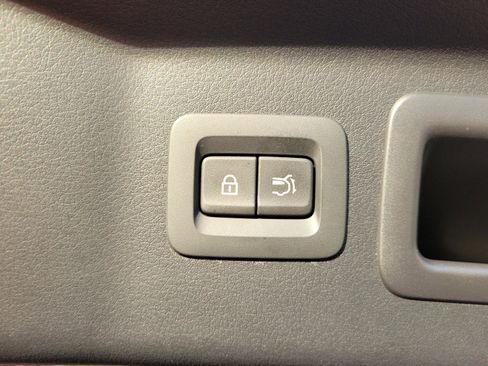 Used 2024 MAZDA CX-90 3.3 Turbo w/ Preferred Package image 12