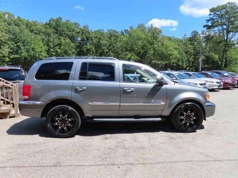 Used 2007 Chrysler Aspen Limited image 6