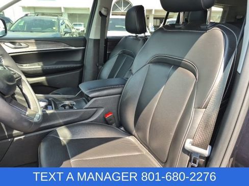 Used 2024 Jeep Grand Cherokee L Limited w/ Luxury Tech Group II AWD/4WD image 31