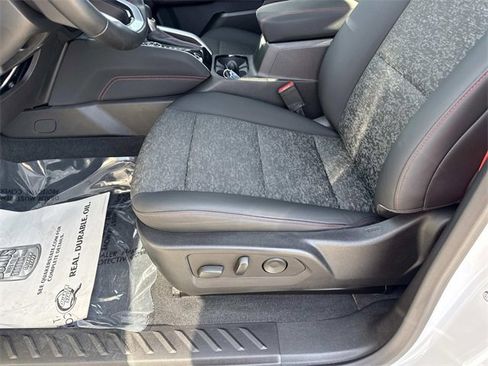 Used 2023 Chevrolet Colorado Z71 w/ Z71 Convenience Package 2 image 11