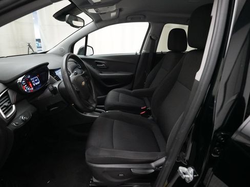 Used 2020 Chevrolet Trax LT FWD image 7
