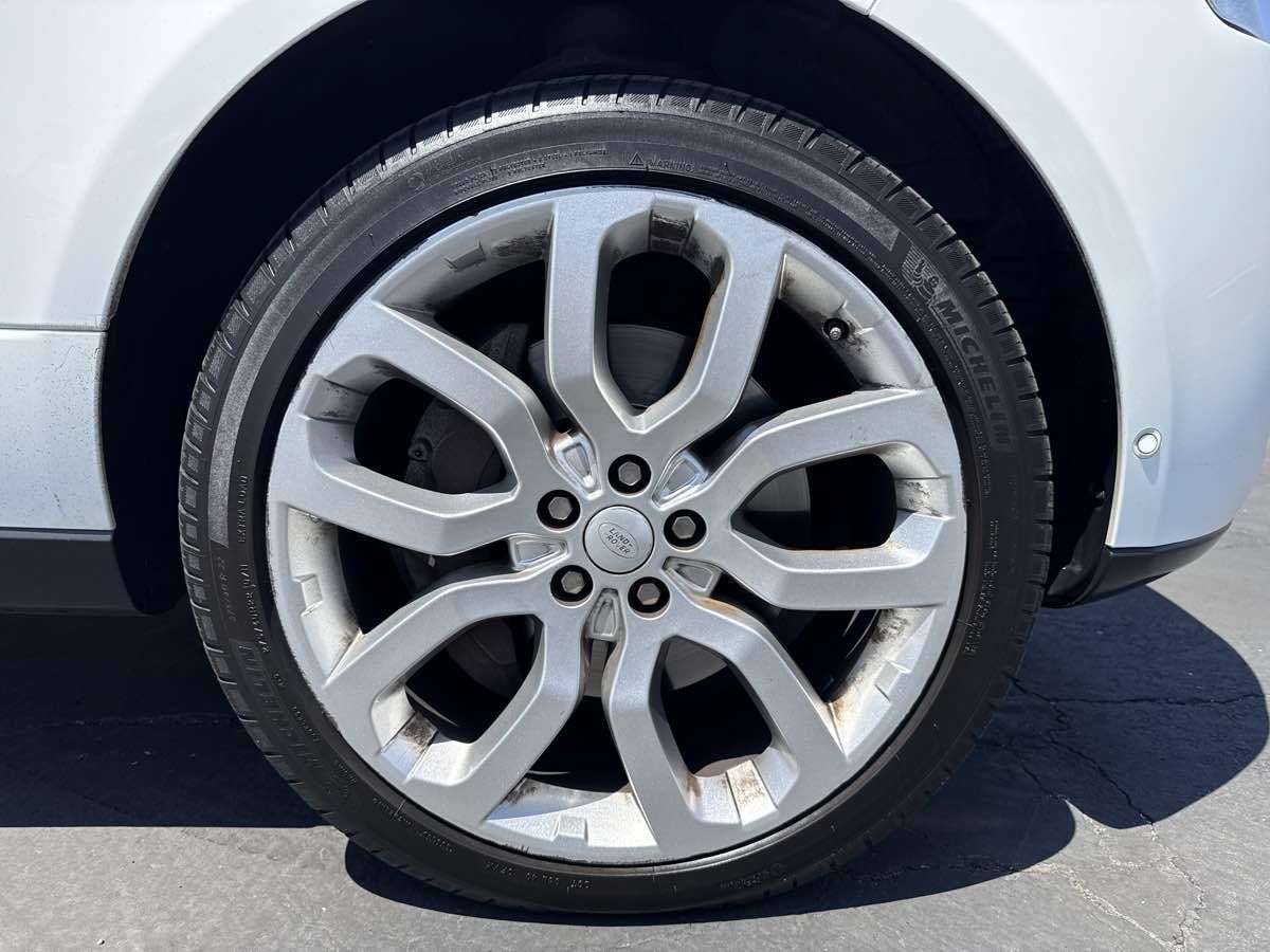 Used 2017 Land Rover Range Rover Supercharged AWD/4WD image 10