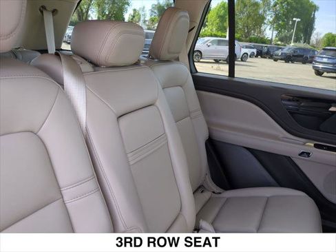 Certified 2023 Lincoln Aviator 2WD w/ Class IV Trailer Tow Package image 28