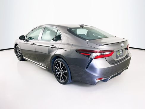Used 2024 Toyota Camry SE FWD image 5